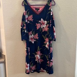 Womens Connected pullover dress. Navy size 10